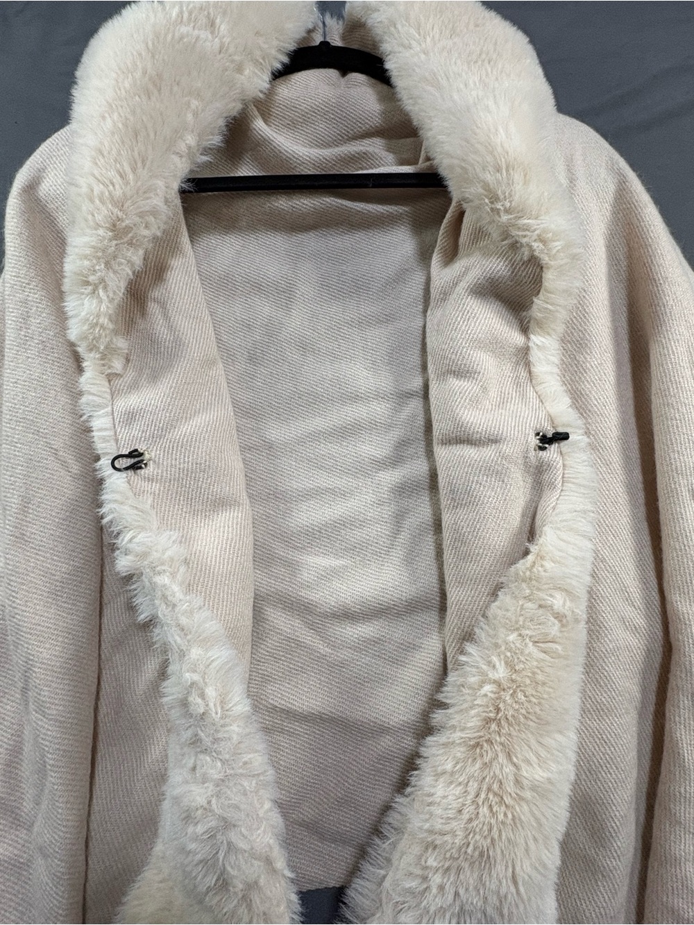 Cozy Cream Faux Fur Trim Poncho - Picture 3 of 5
